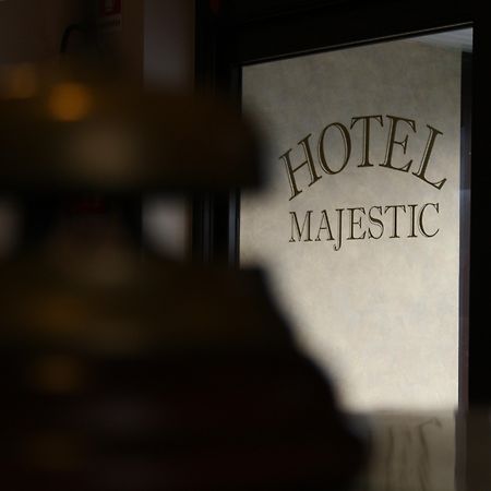 סן ג'וליאנו מילנזה Hotel Majestic מראה חיצוני תמונה