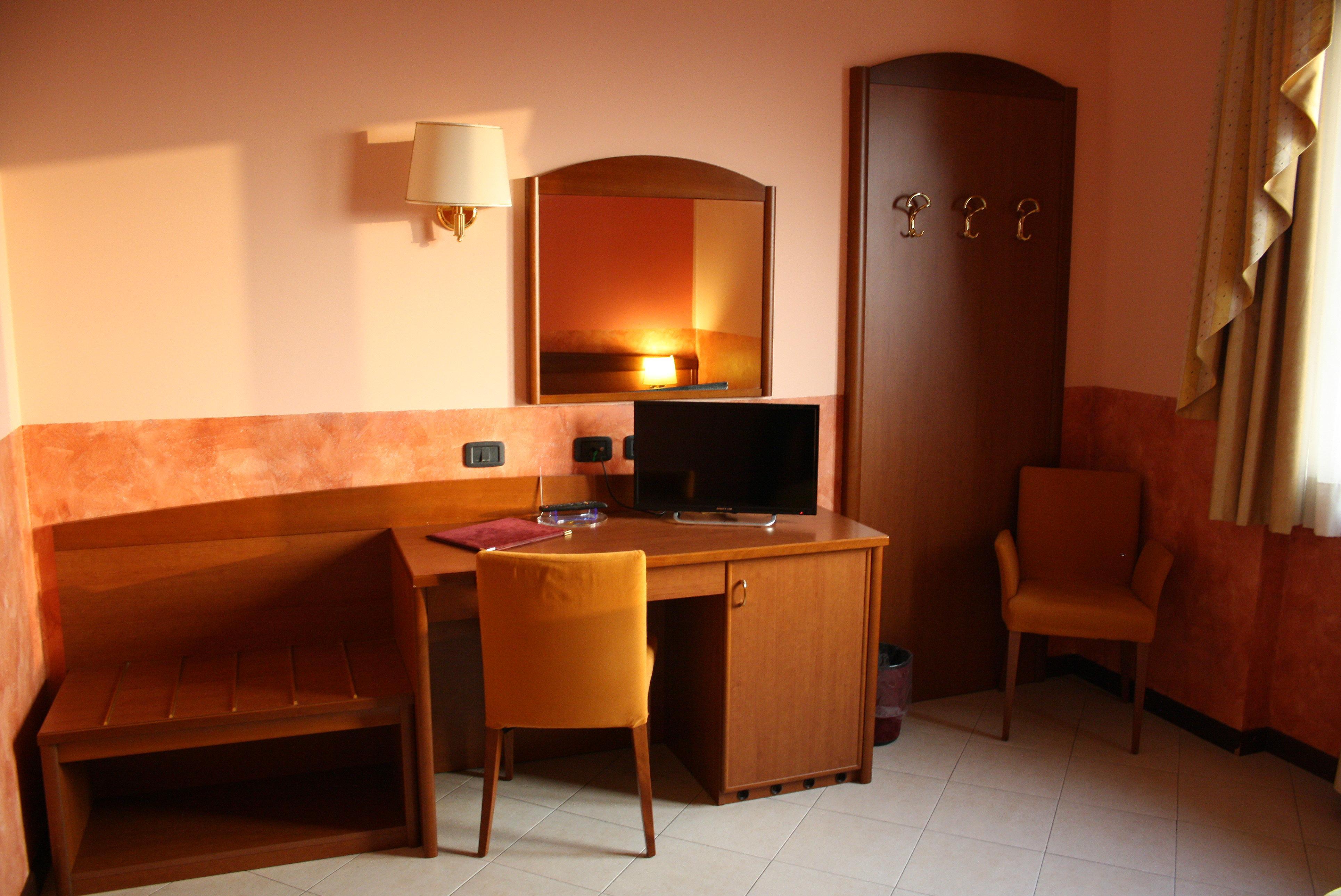 סן ג'וליאנו מילנזה Hotel Majestic מראה חיצוני תמונה