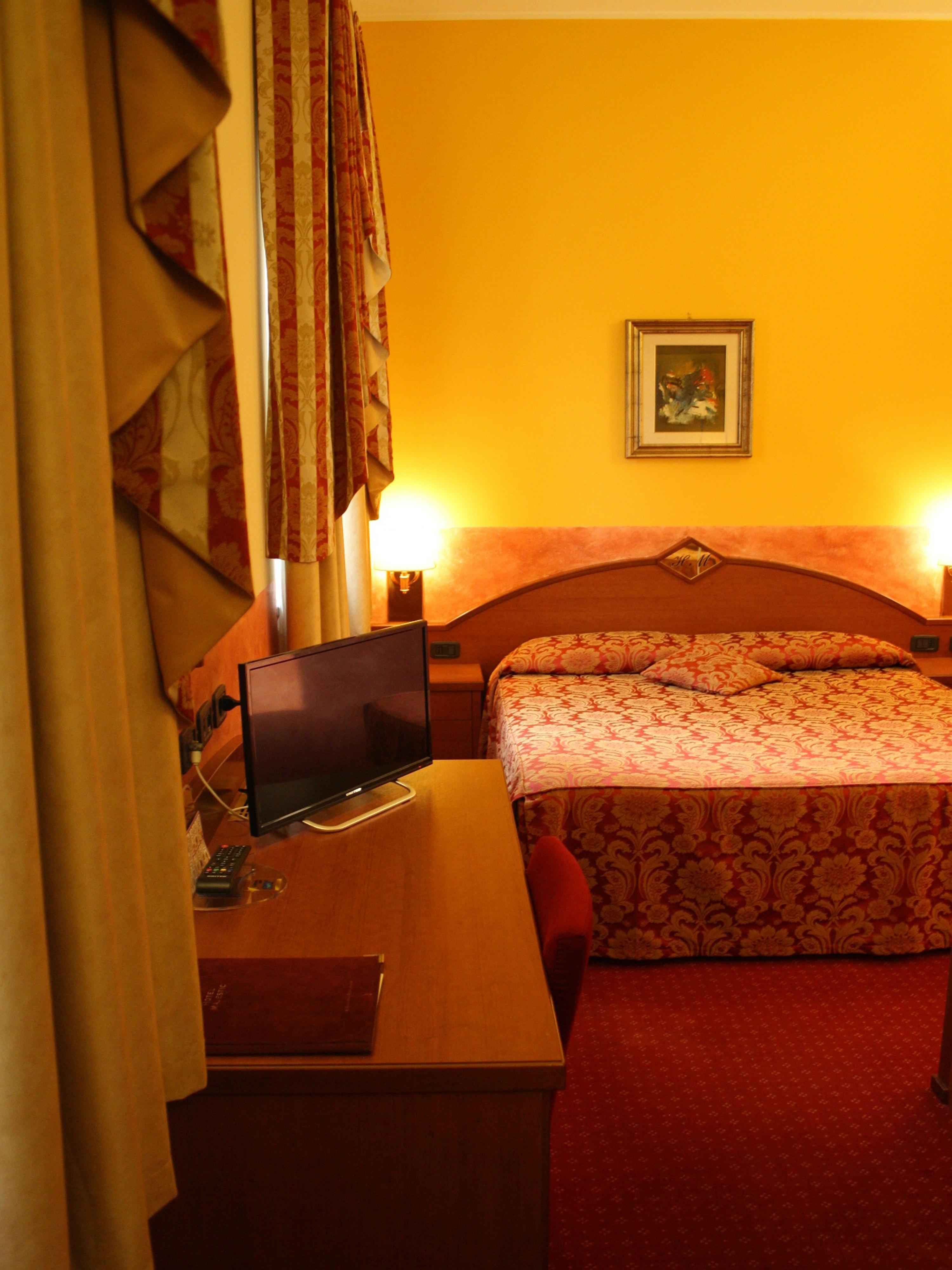 סן ג'וליאנו מילנזה Hotel Majestic מראה חיצוני תמונה