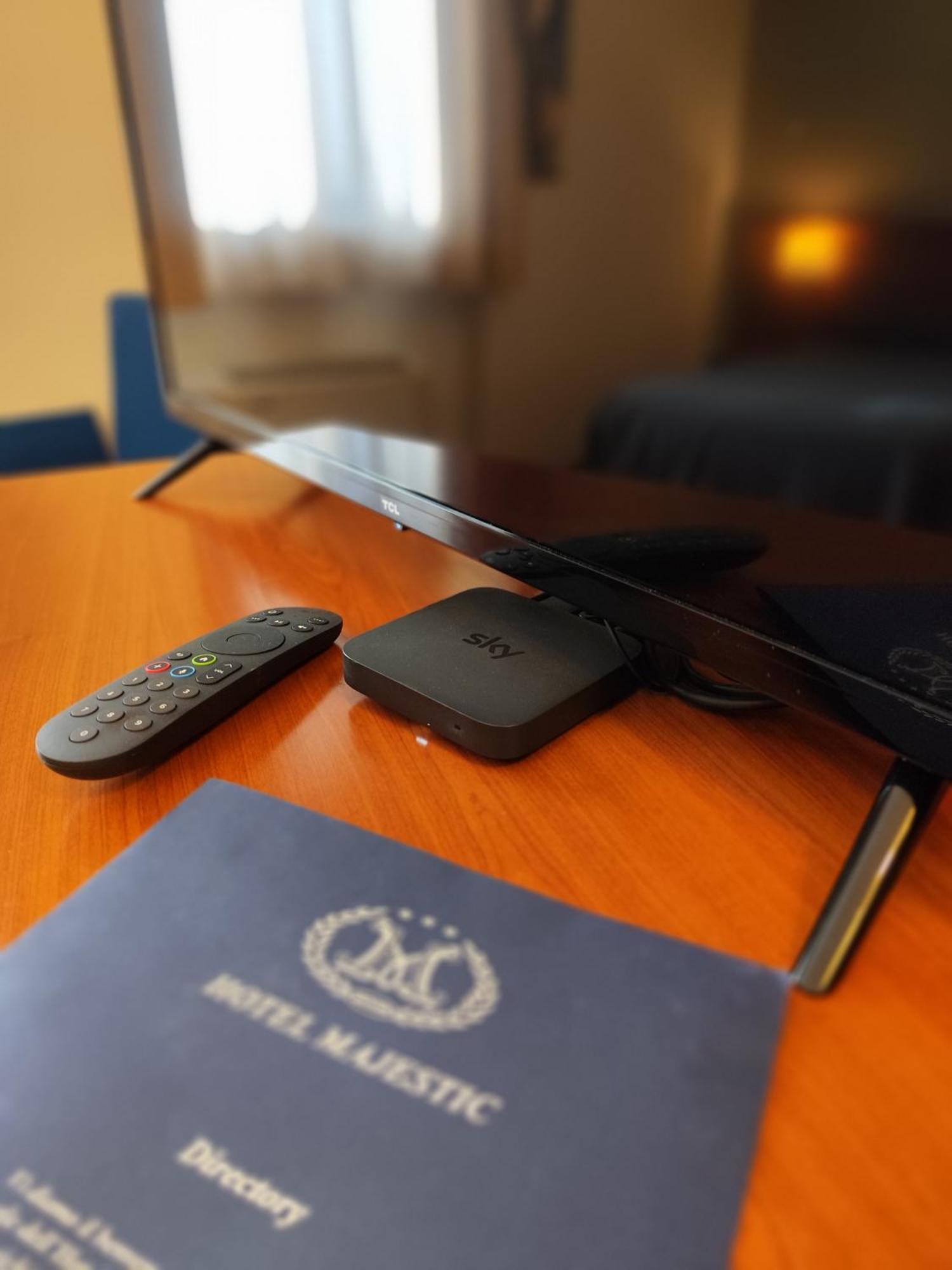סן ג'וליאנו מילנזה Hotel Majestic מראה חיצוני תמונה