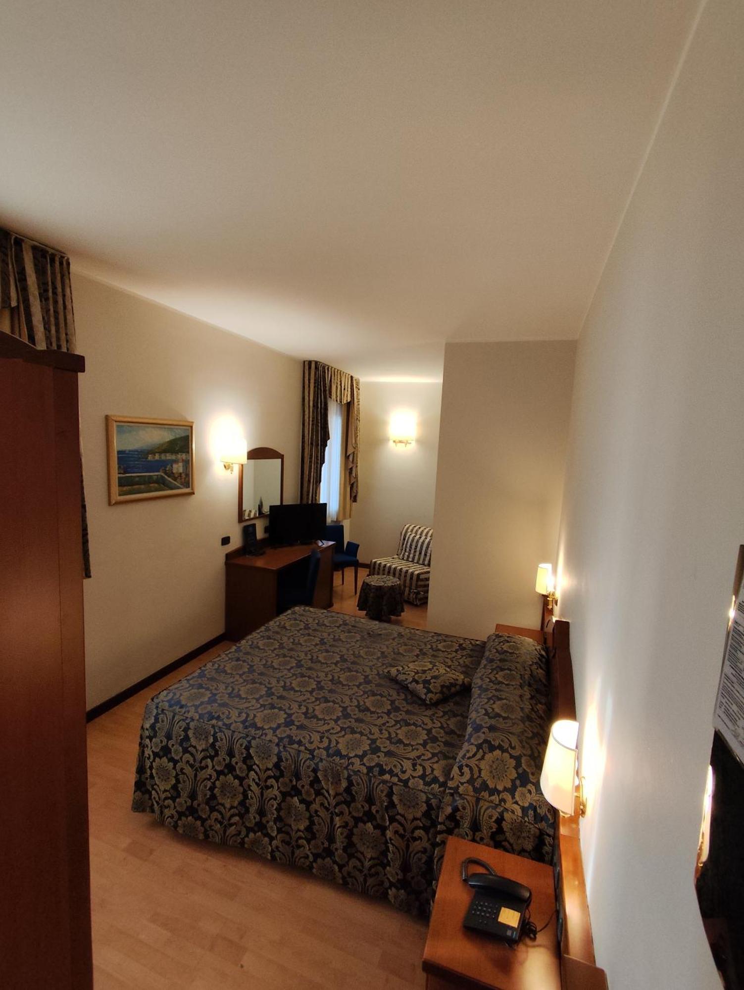 סן ג'וליאנו מילנזה Hotel Majestic מראה חיצוני תמונה